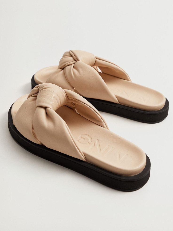 Mango Twist Chunky Sliders – Light Beige Elegance & Everyday Comfort