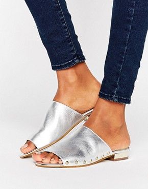 Elegant Women’s slippers – Style, Comfort & Everyday Versatility