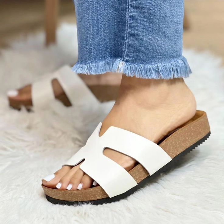 Step Into Comfort Premium Flip-Flops for Everyday Ease