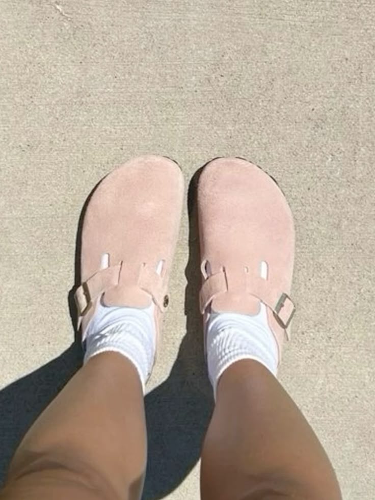 Durable & Comfy Clogs for All-Day Wear