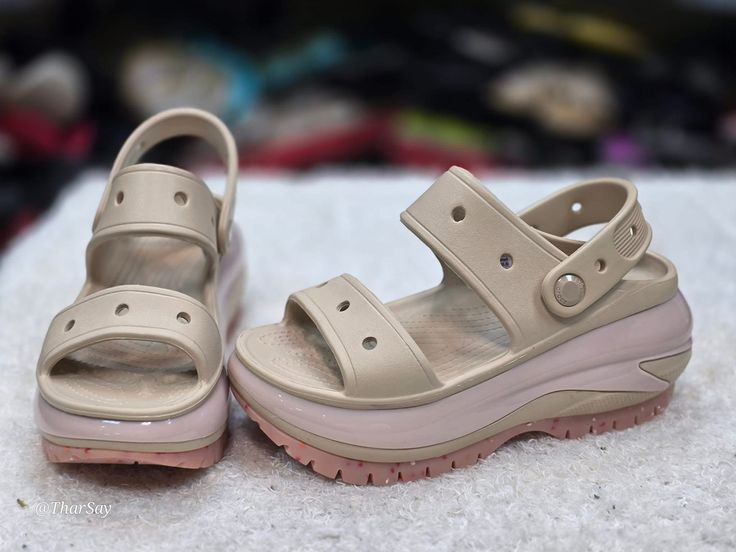 Crocs Mega Crush Platform Sandals