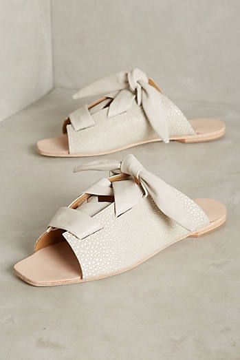 Elegant Women’s slippers – Style, Comfort & Everyday Versatility
