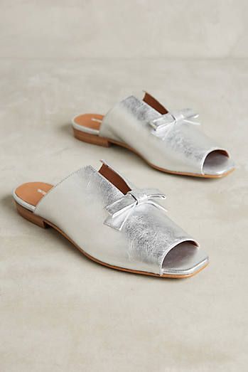 Elegant Women’s slippers – Style, Comfort & Everyday Versatility